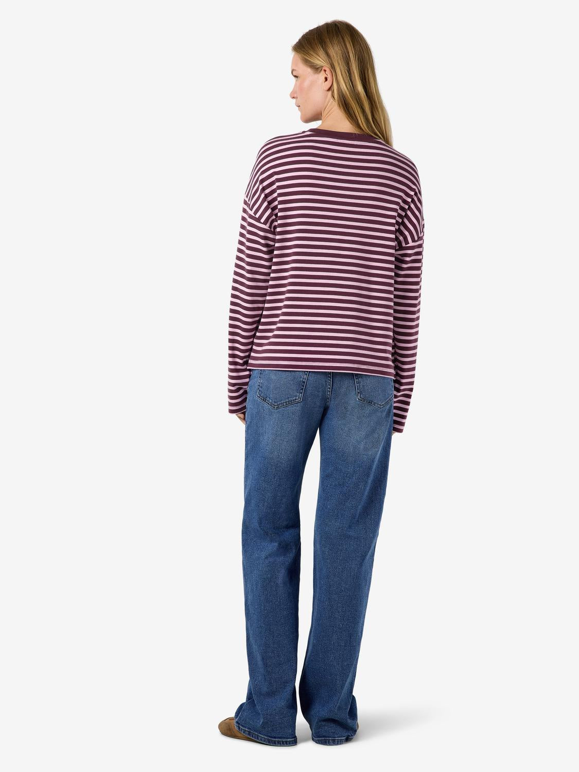 model_shot-front_full